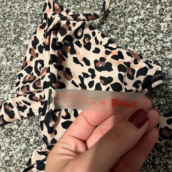 Shein leopard bikini top - Picture 3 of 3
